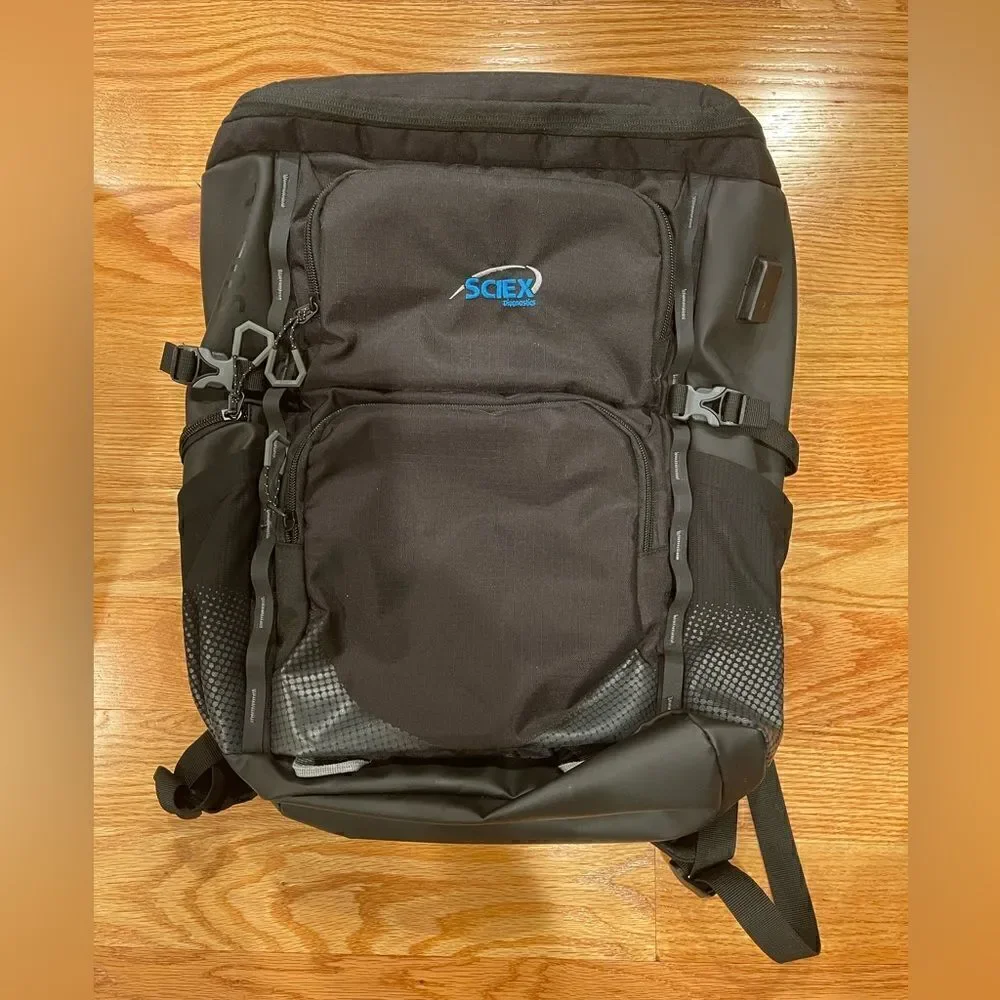 NWT Elevate Soleil 15″ Laptop Solar Panel Backpack (Sciex Branded)